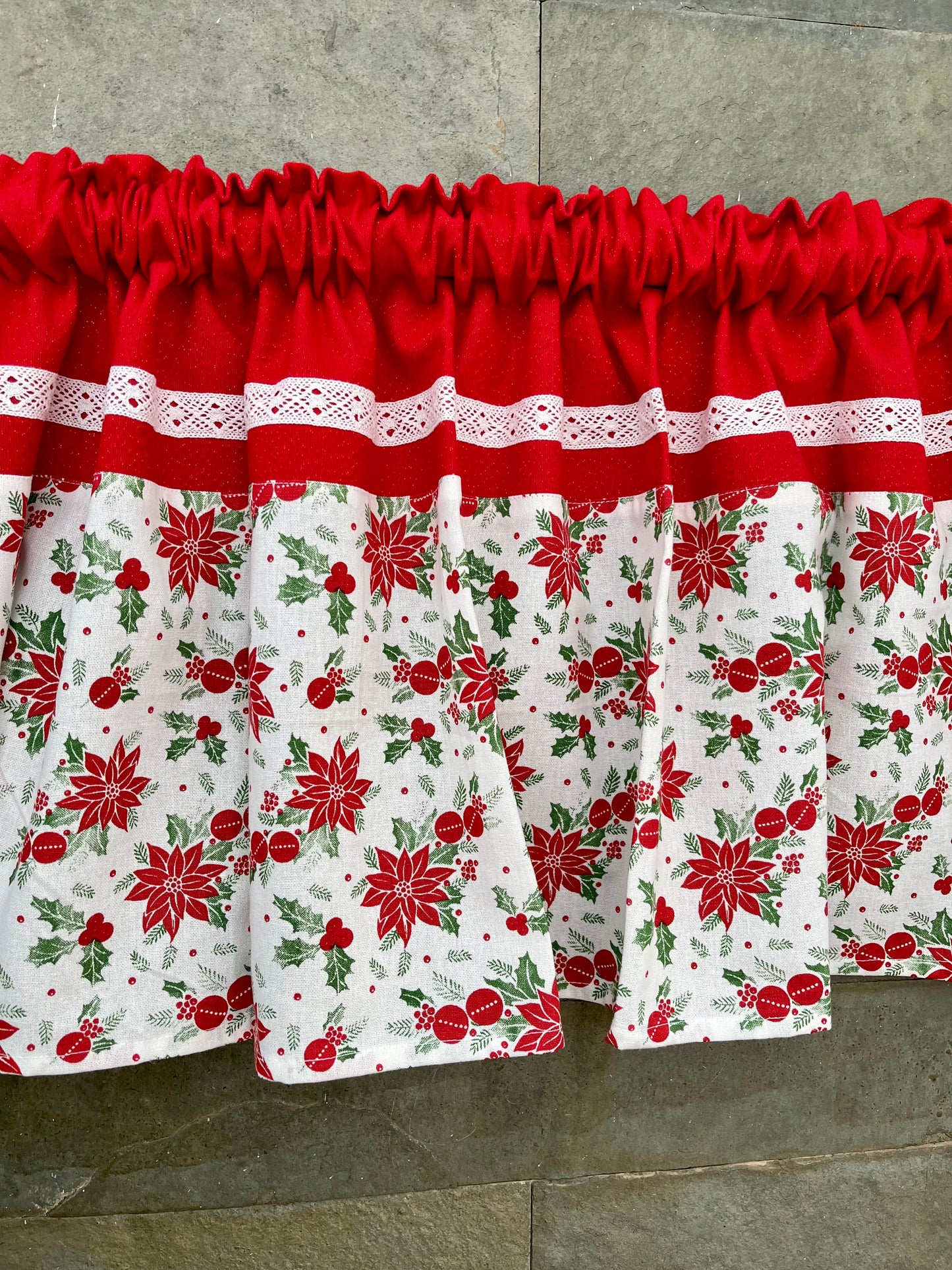 Christmas Kitchen Valance - Tiny Mistletoes
