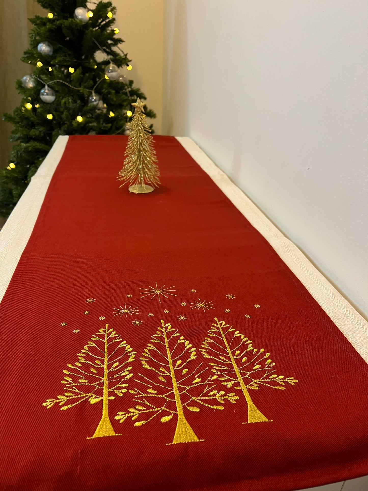 Christmas Runner - Gold Trees & Stars (Long)