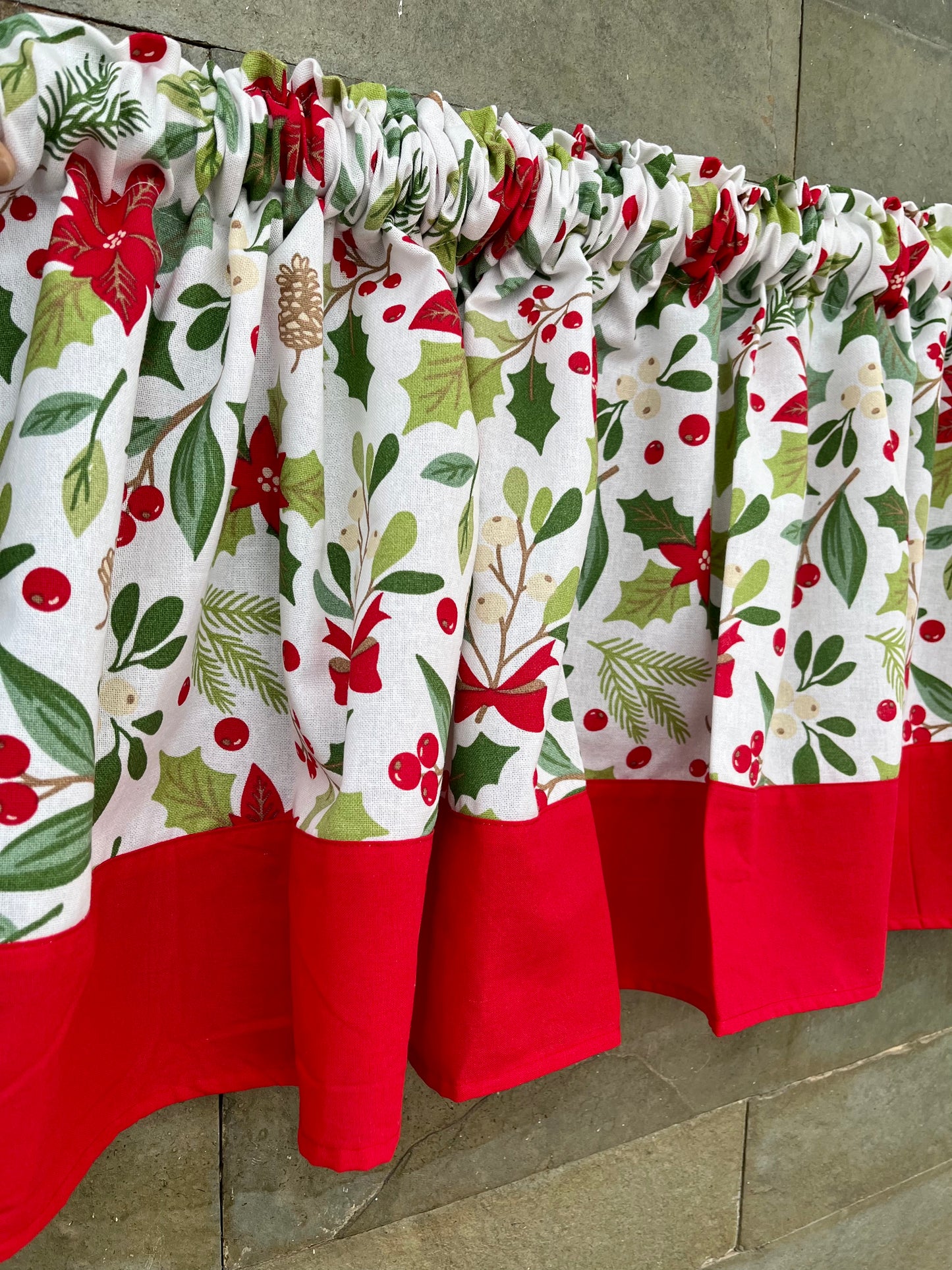 Christmas Kitchen Valance - Poinsettias