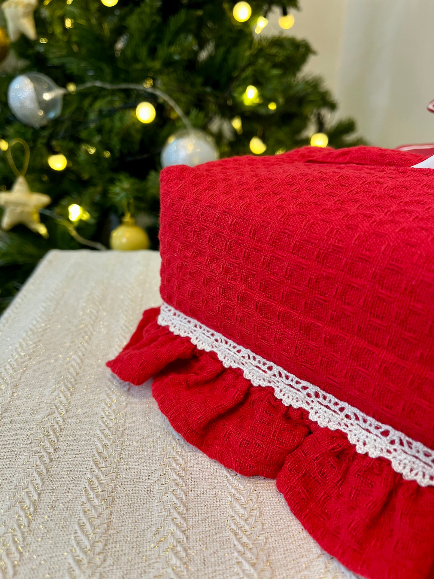 Tissue Box Cover - Red Ruffles