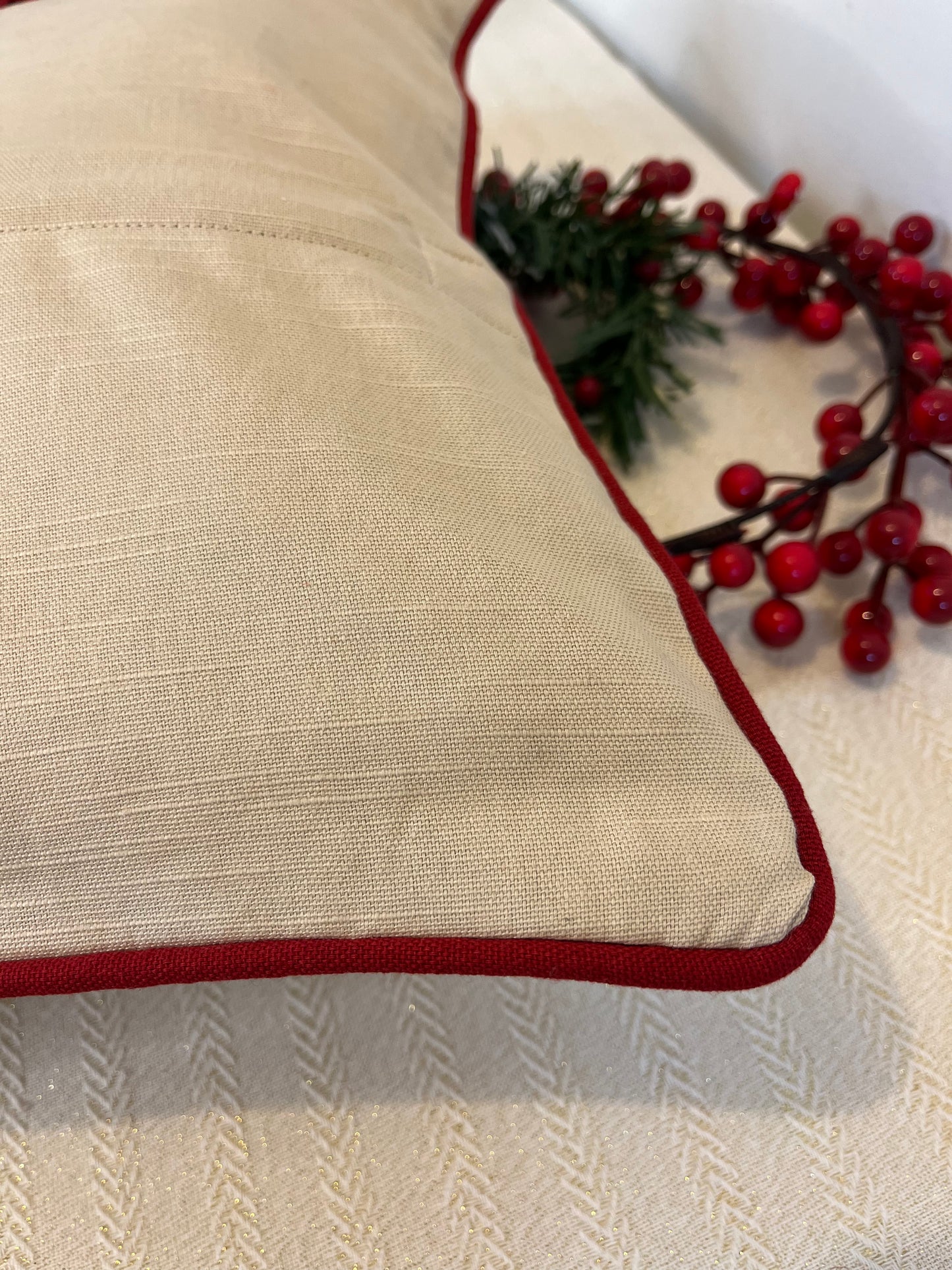 Christmas Cushion - Wreath on Beige