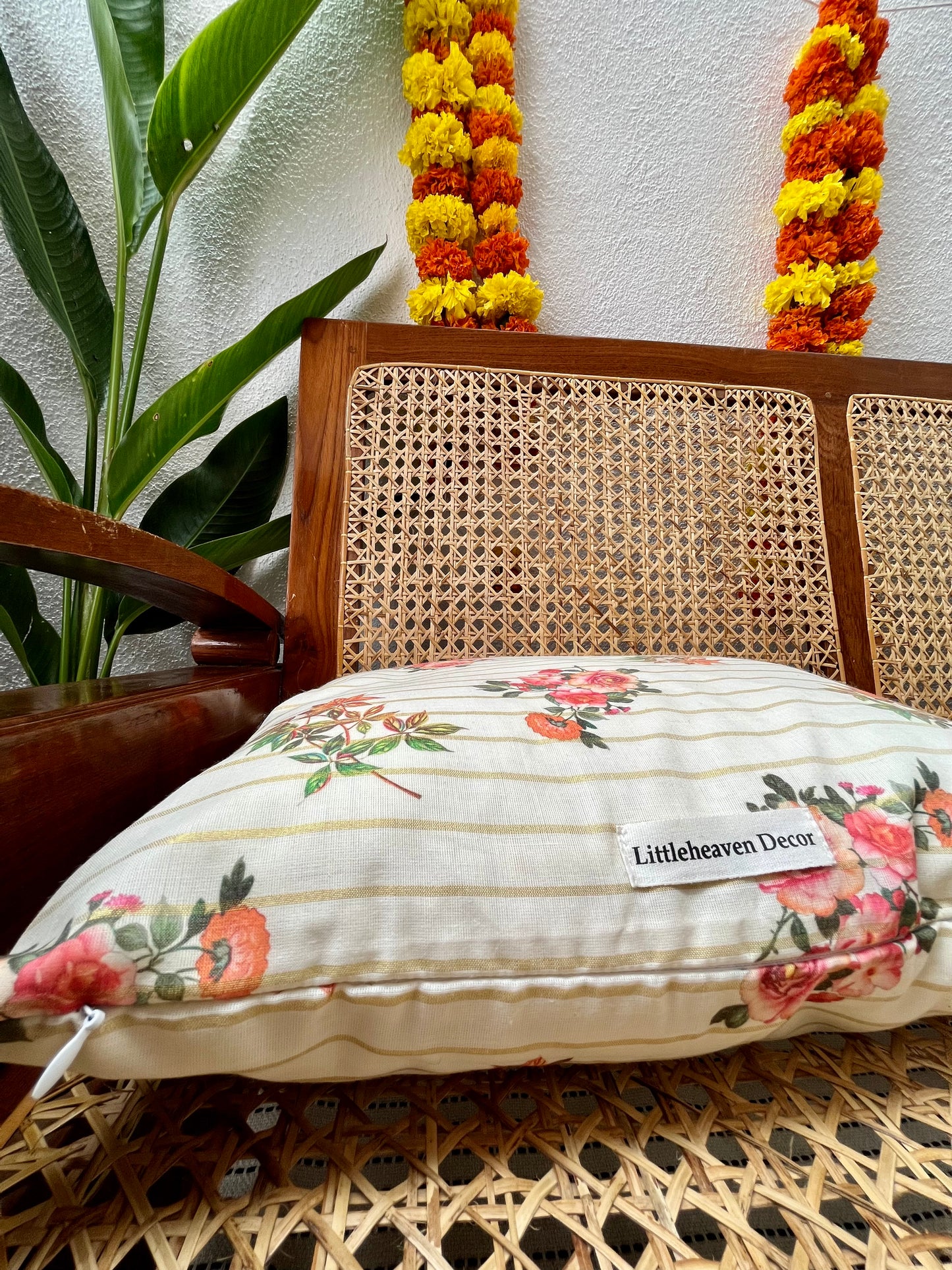 Cushion Cover - Kanakambara