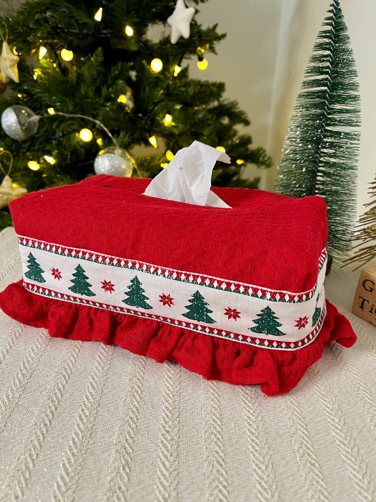 Christmas Tissue Box Cover - Trees and Ruffles