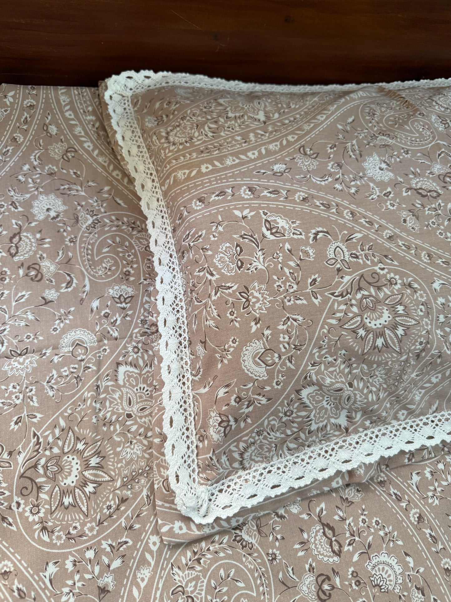 Bedsheet - Dusty pink Paisley ( King)