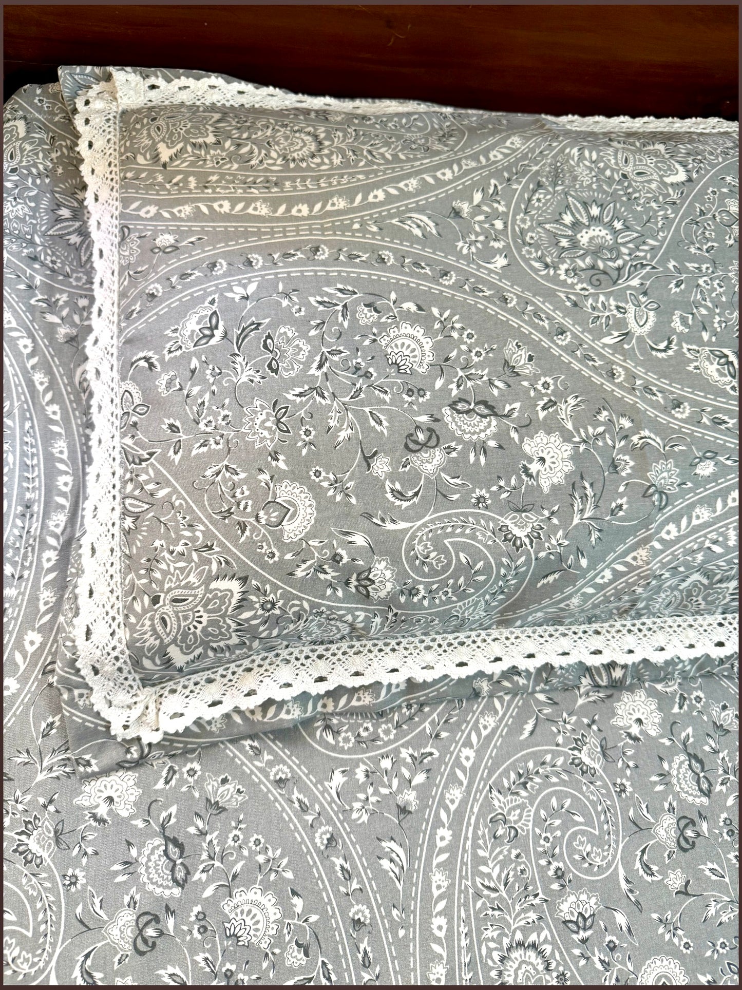 Bedsheet- Grey Paisley ( King)