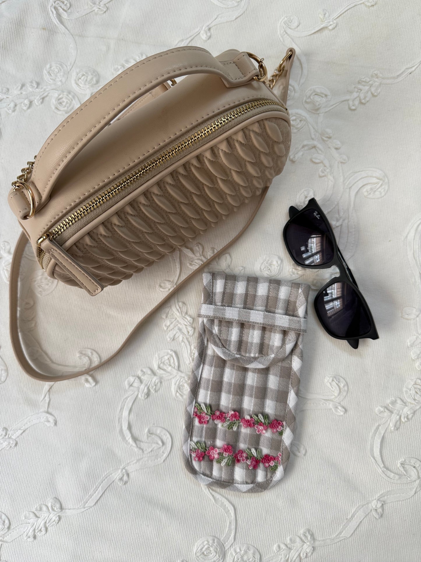 Sunglass/ Reading glass Pouch - Roses on Beige