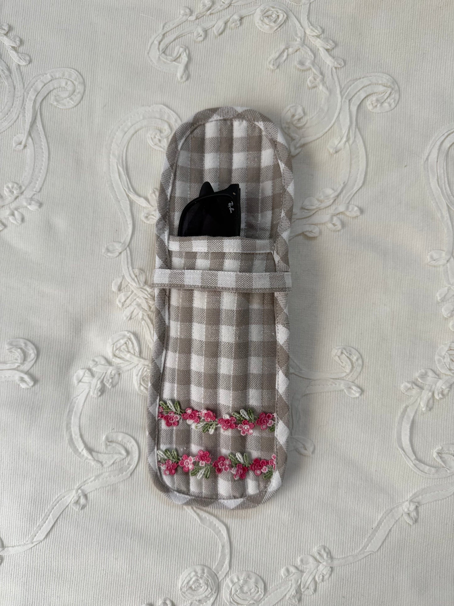 Sunglass/ Reading glass Pouch - Roses on Beige
