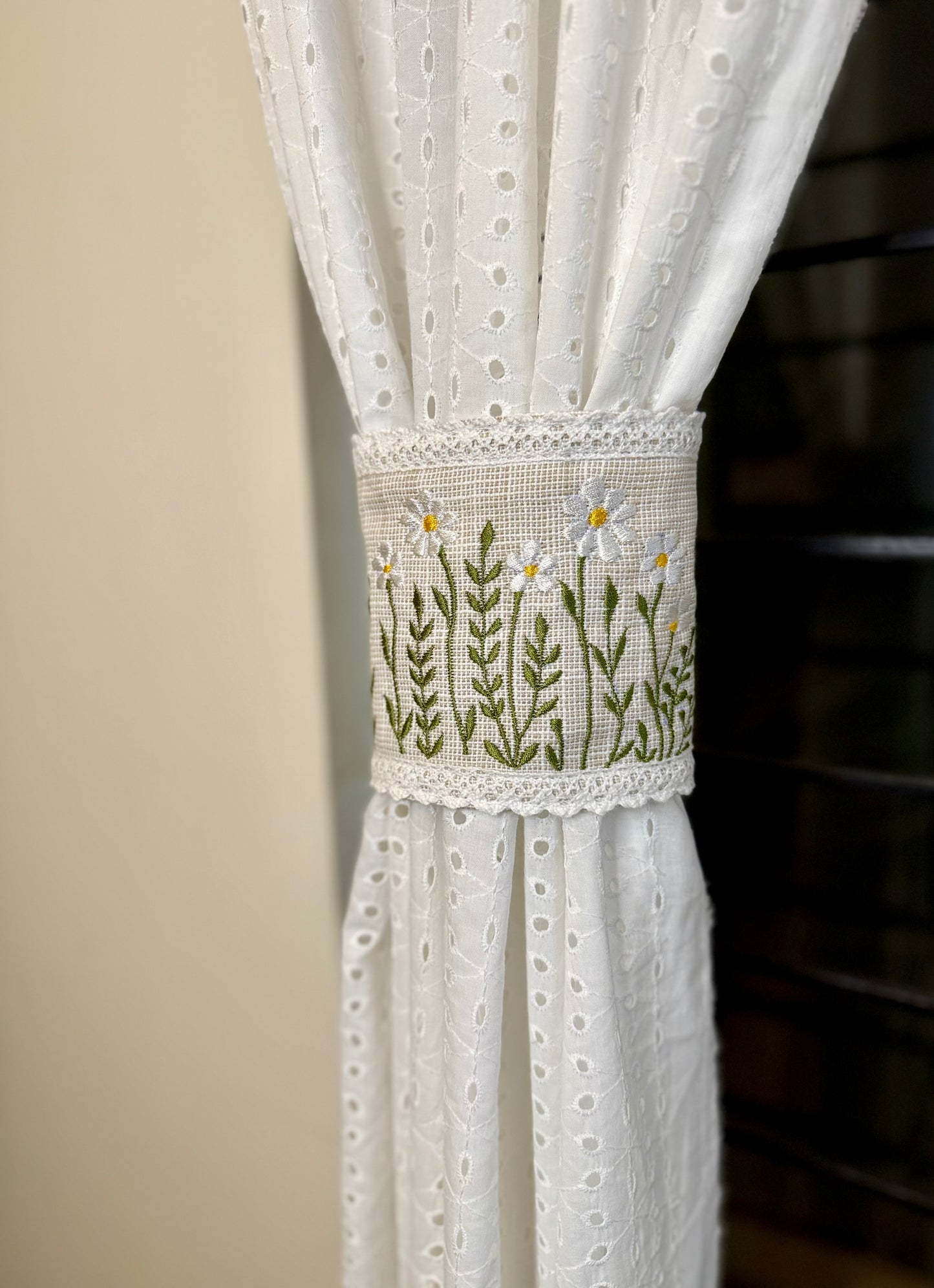 Curtain Tieback - Tiny flowers