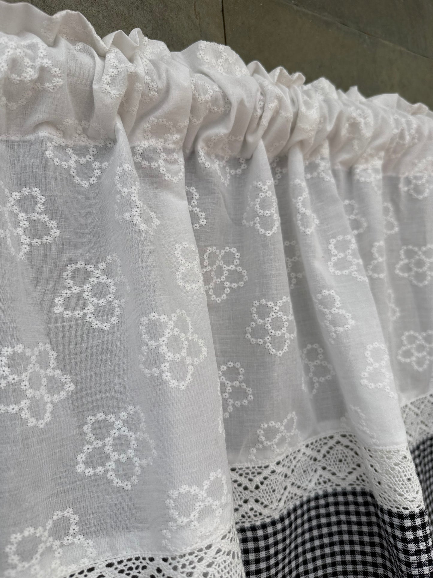 Kitchen Valance - Gingham on Hakoba