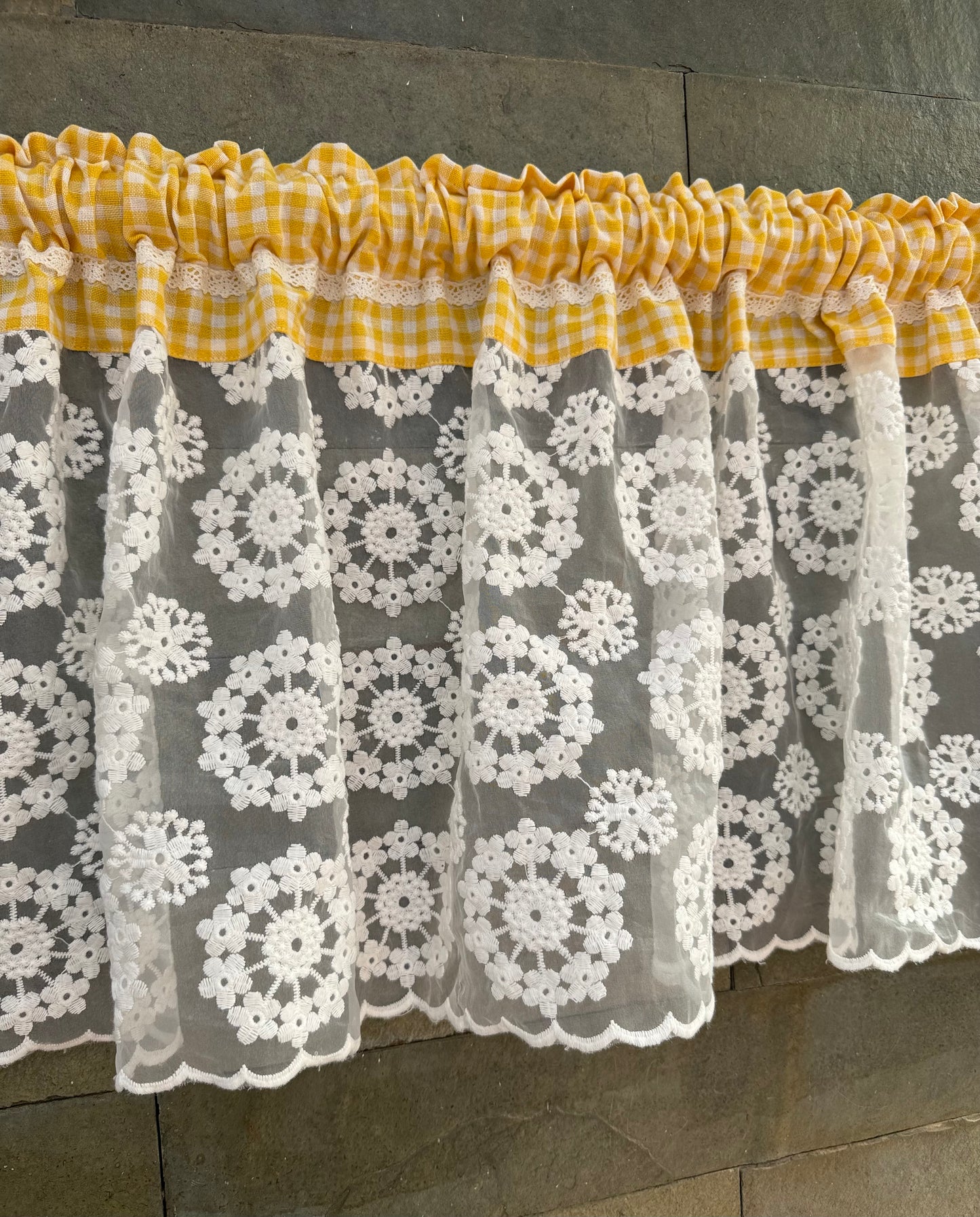 Kitchen Valance- Sun-kissed