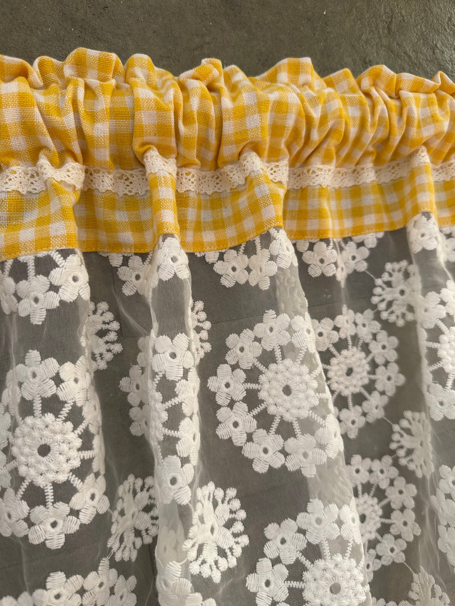 Kitchen Valance- Sun-kissed