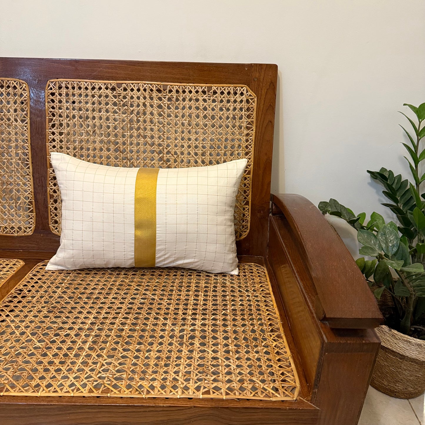 Lumbar Cushion Cover - Kasavu Kara