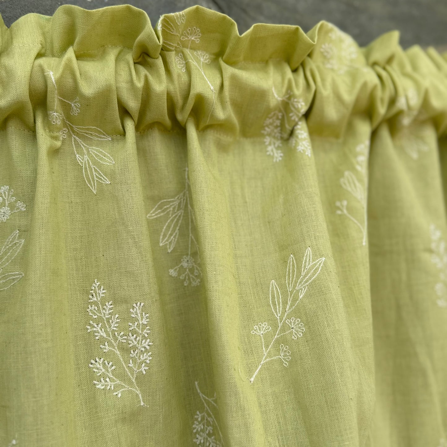 Kitchen Valance - Lemon and Ice