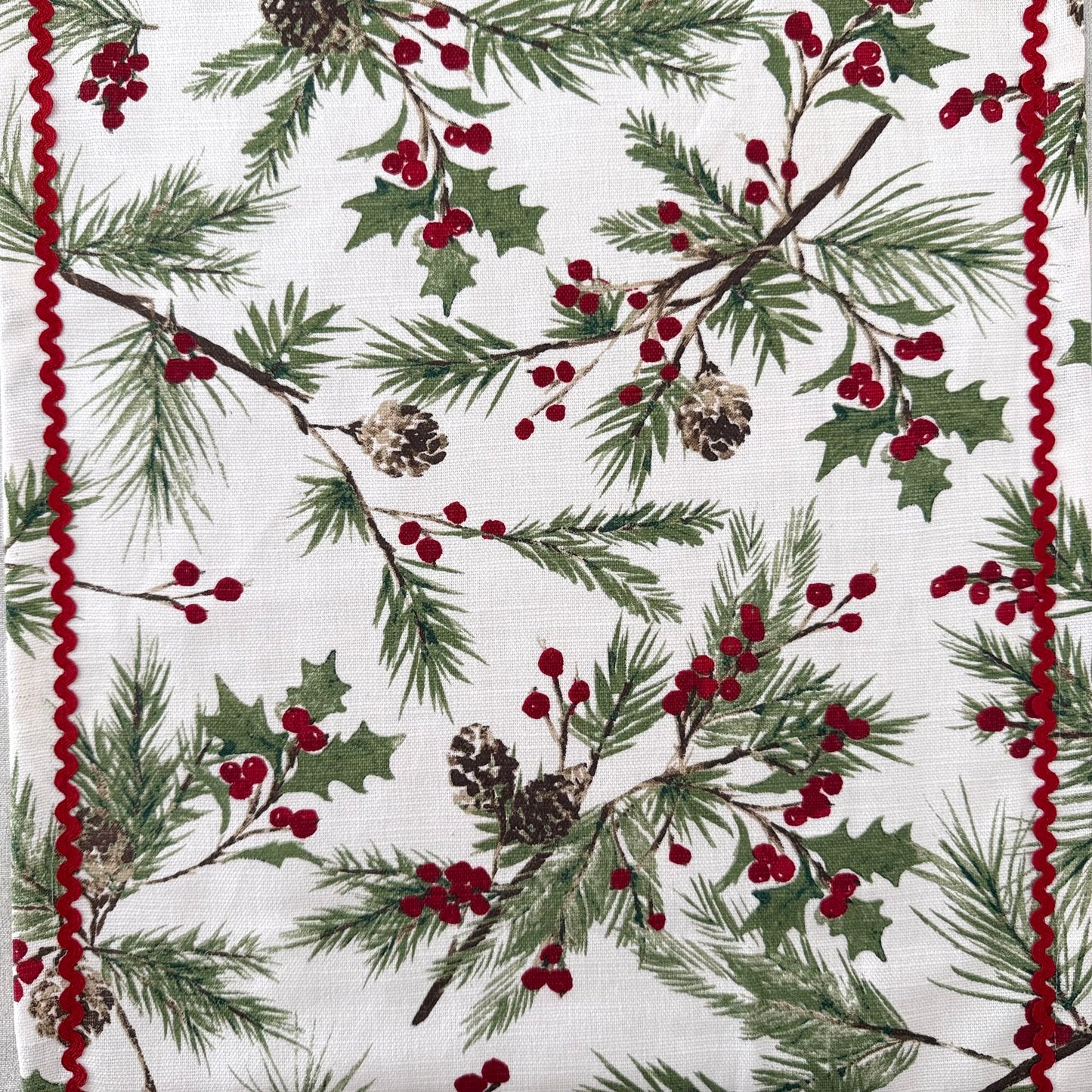 Christmas Table Runner - Berries on Pine