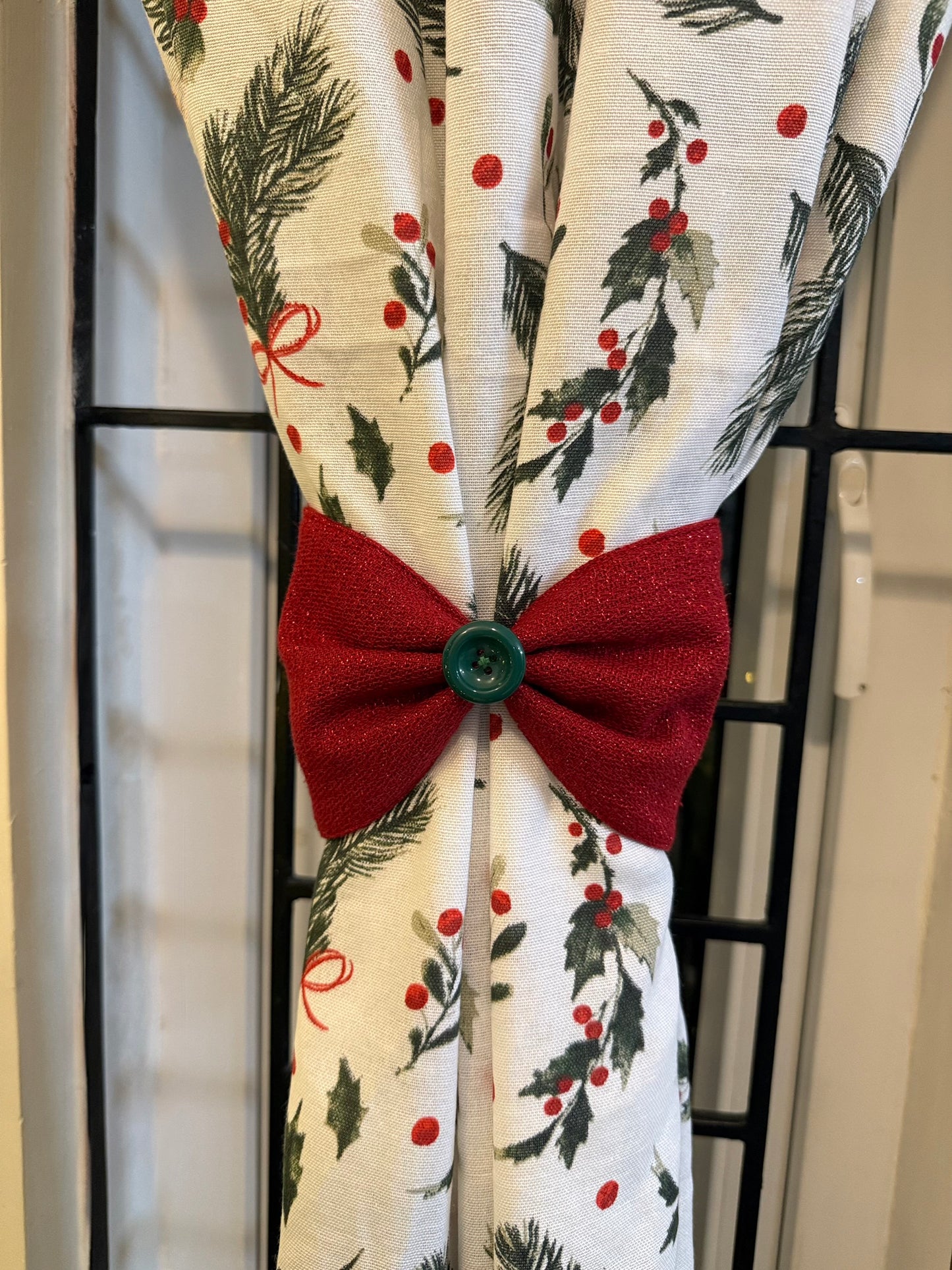 Christmas Curtain - Frills & Laces
