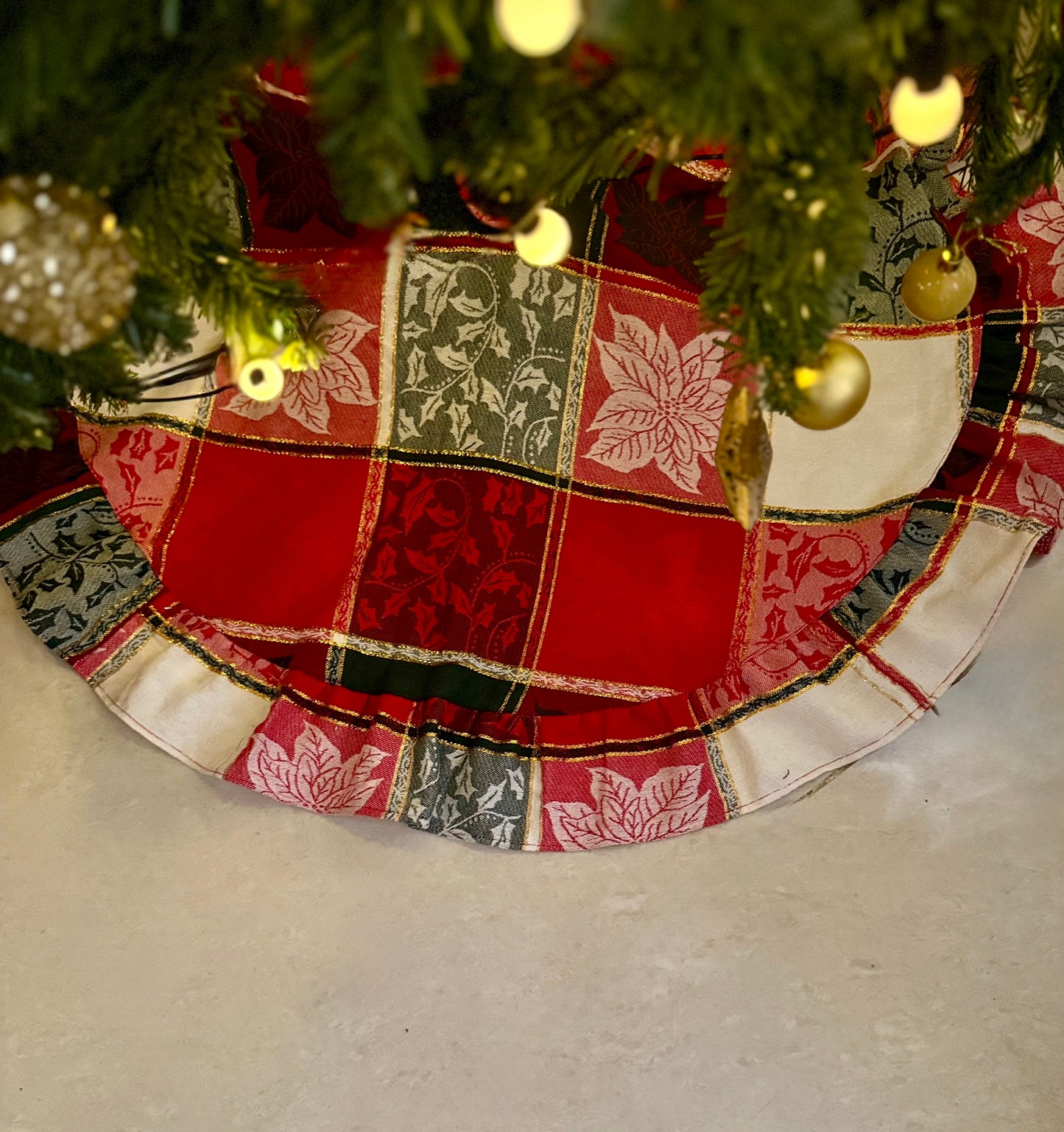 Christmas Tree Skirt - Jacquard & Ruffles