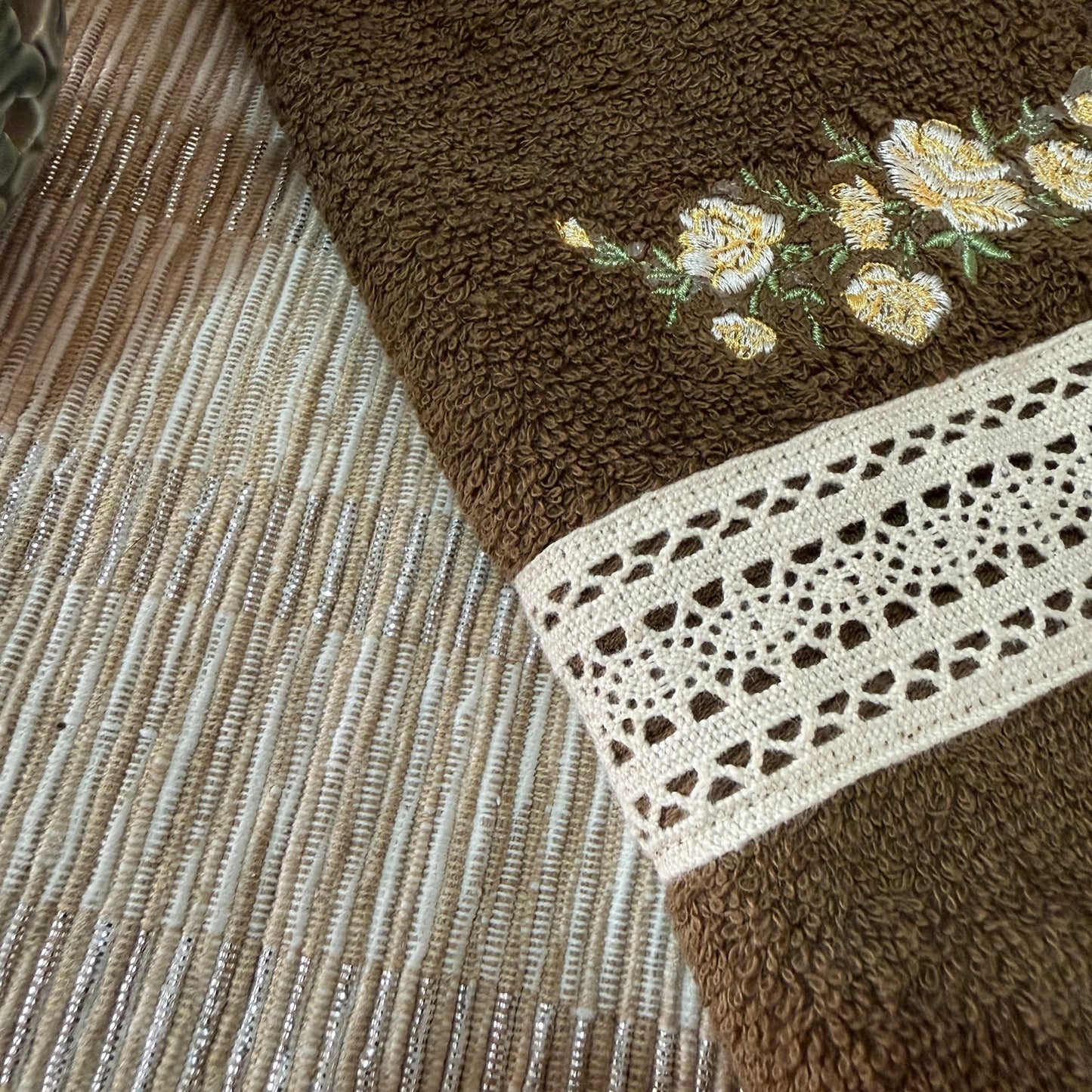 Hand Towel - White roses & Coffee brown