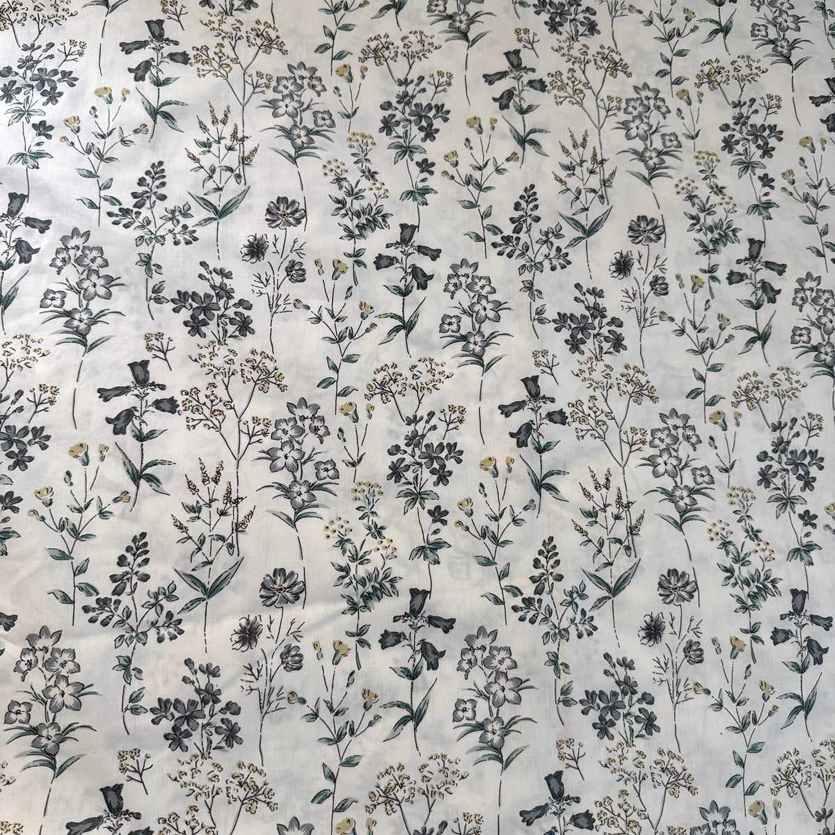 Bedsheet (Super King) - Wild Flowers in Pastel grey