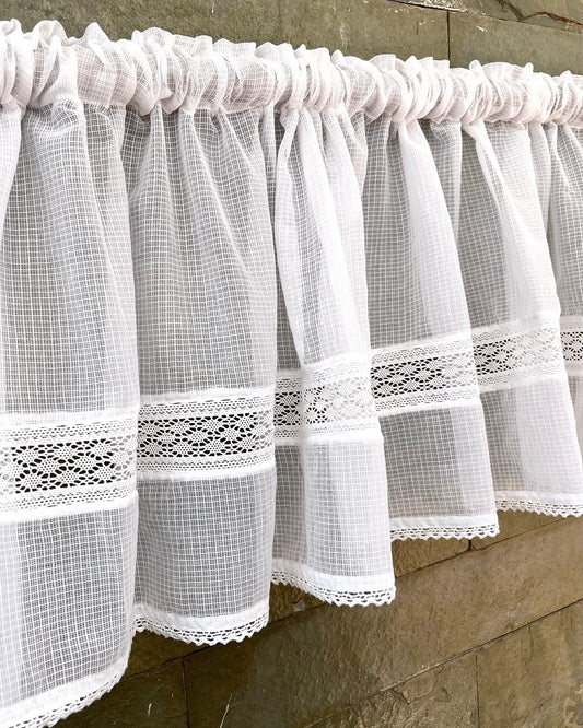 Kitchen Valance- Snow