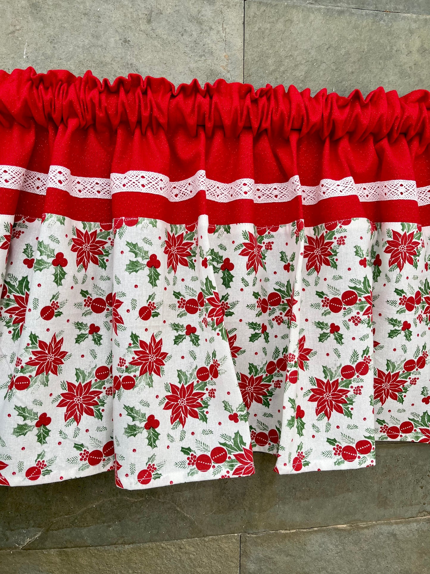 Christmas Kitchen Valance -  Tiny Mistletoes