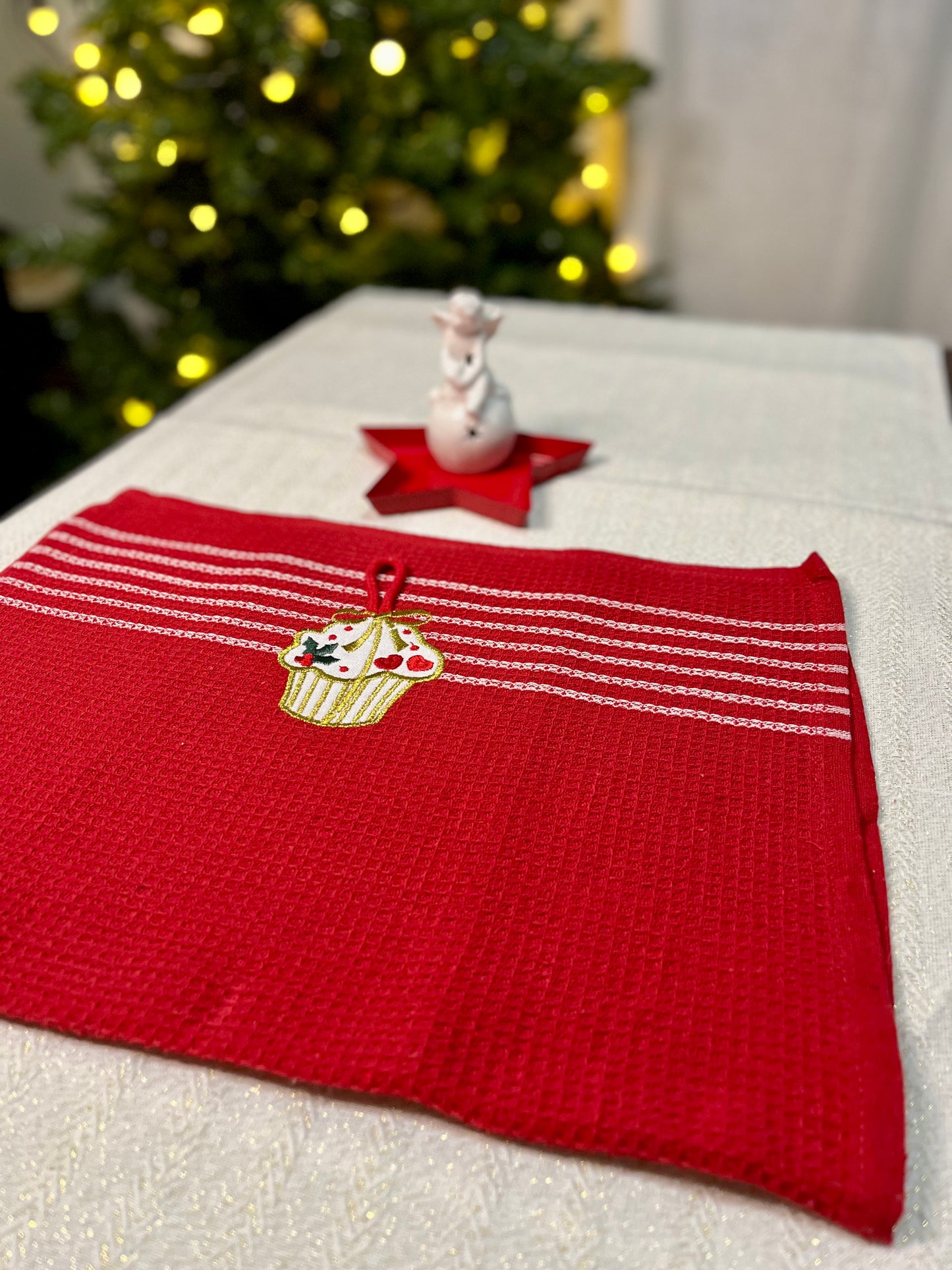 Christmas Kitchen Towels - Cupcakes