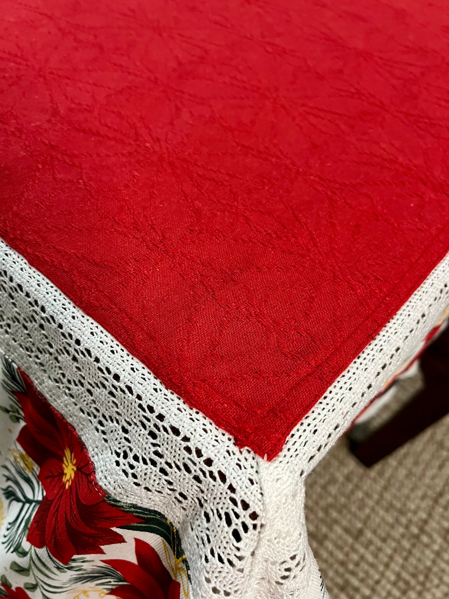 Christmas Tablecloth - Big Red Poinsettias