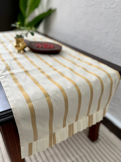 Table Runner - Kasavu Varagal