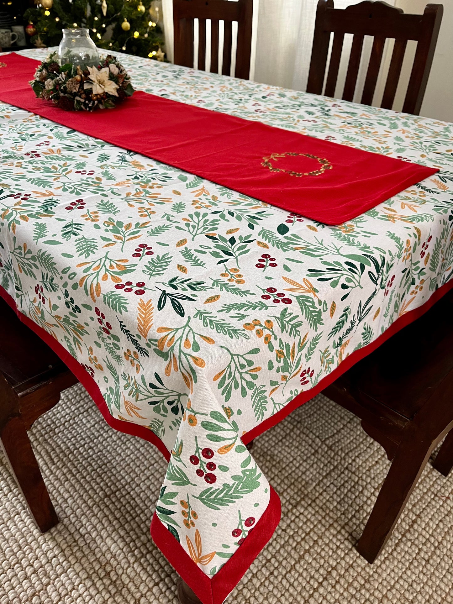 Christmas Tablecloth- Berry Foliage