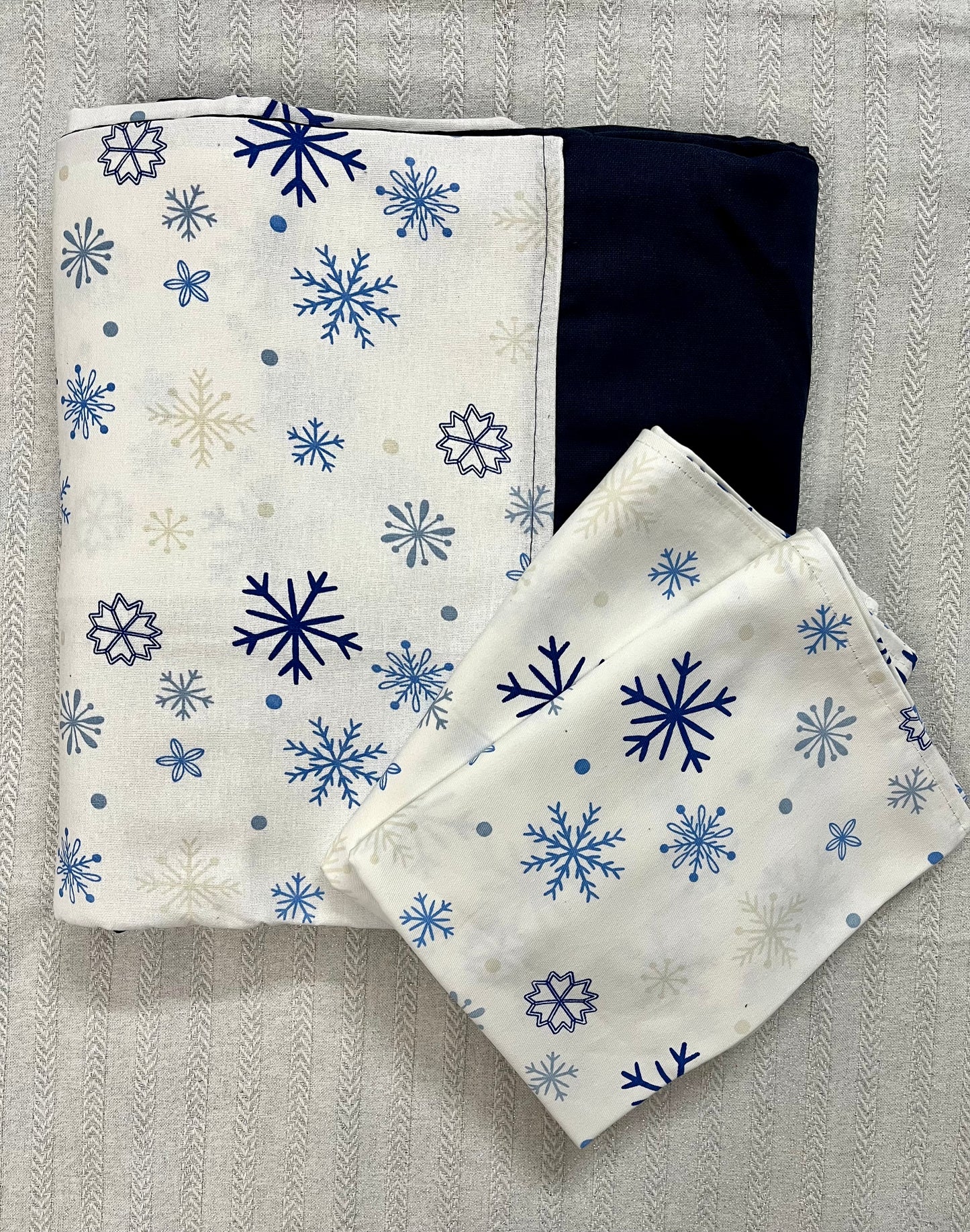 Christmas Bedsheet - Snowflakes ( King )