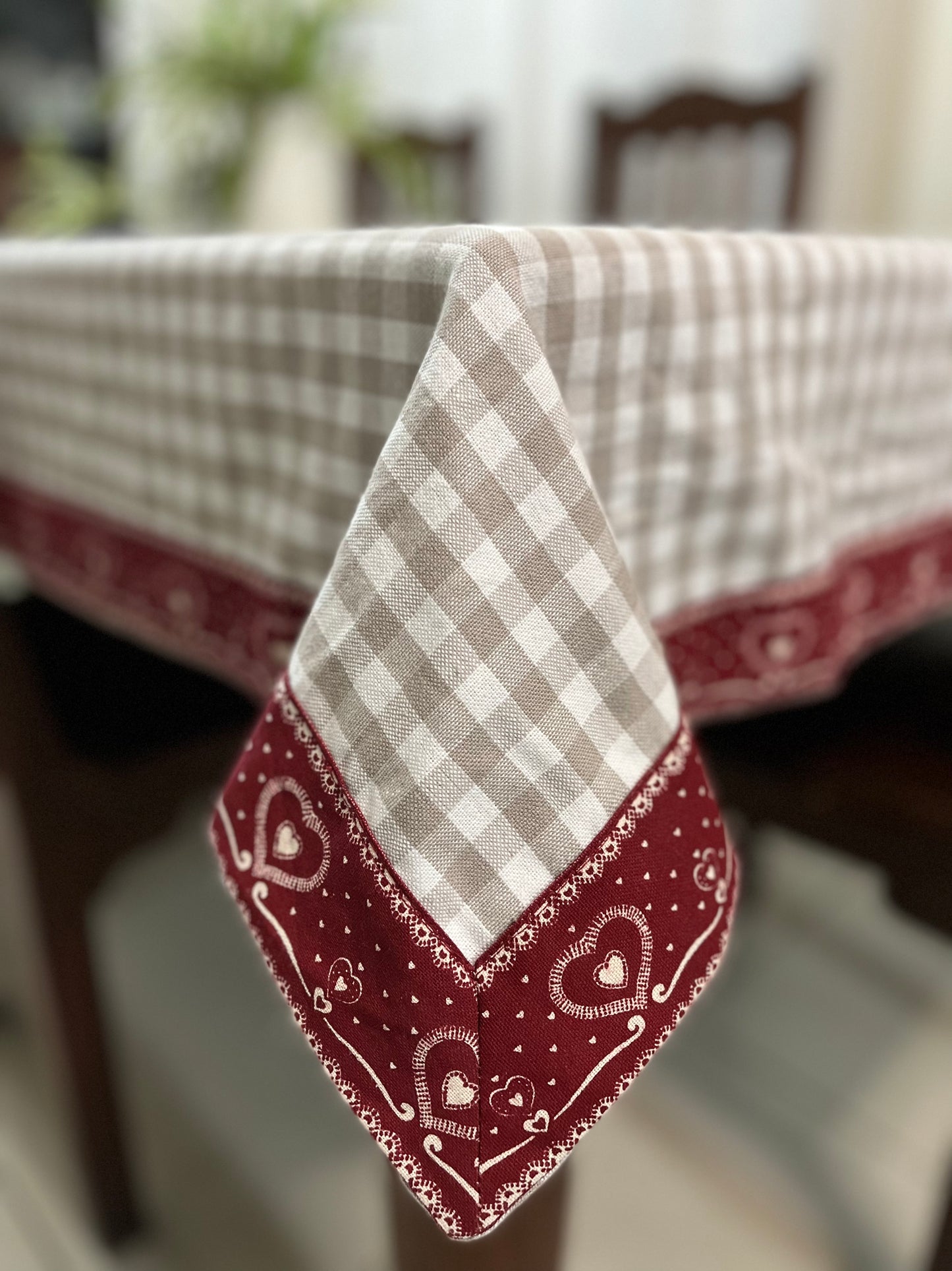 Tablecloth - Queen of hearts