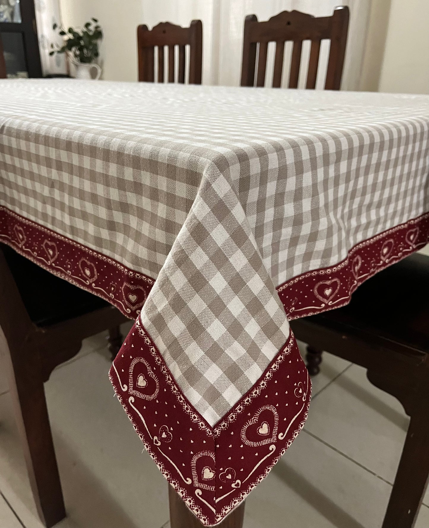 Tablecloth - Queen of hearts