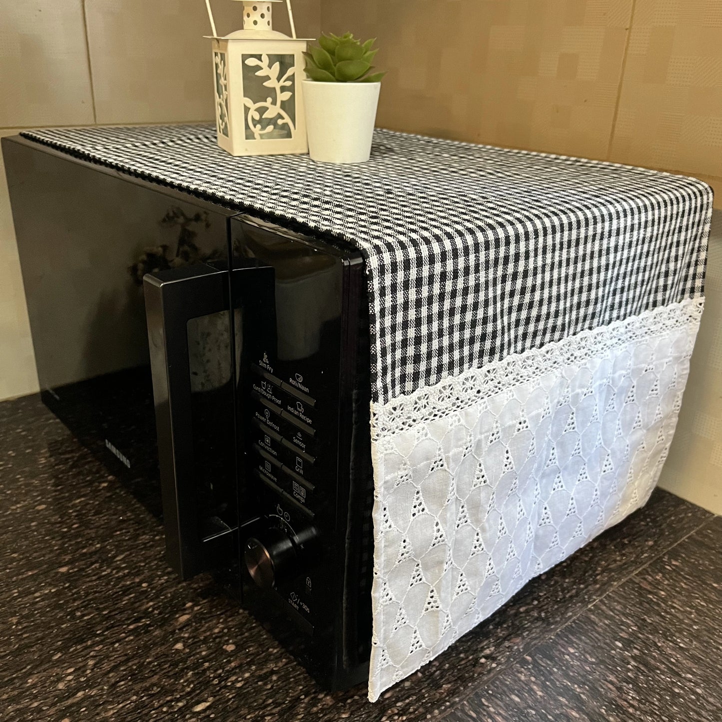 Microwave Cover- Monochrome Beauty