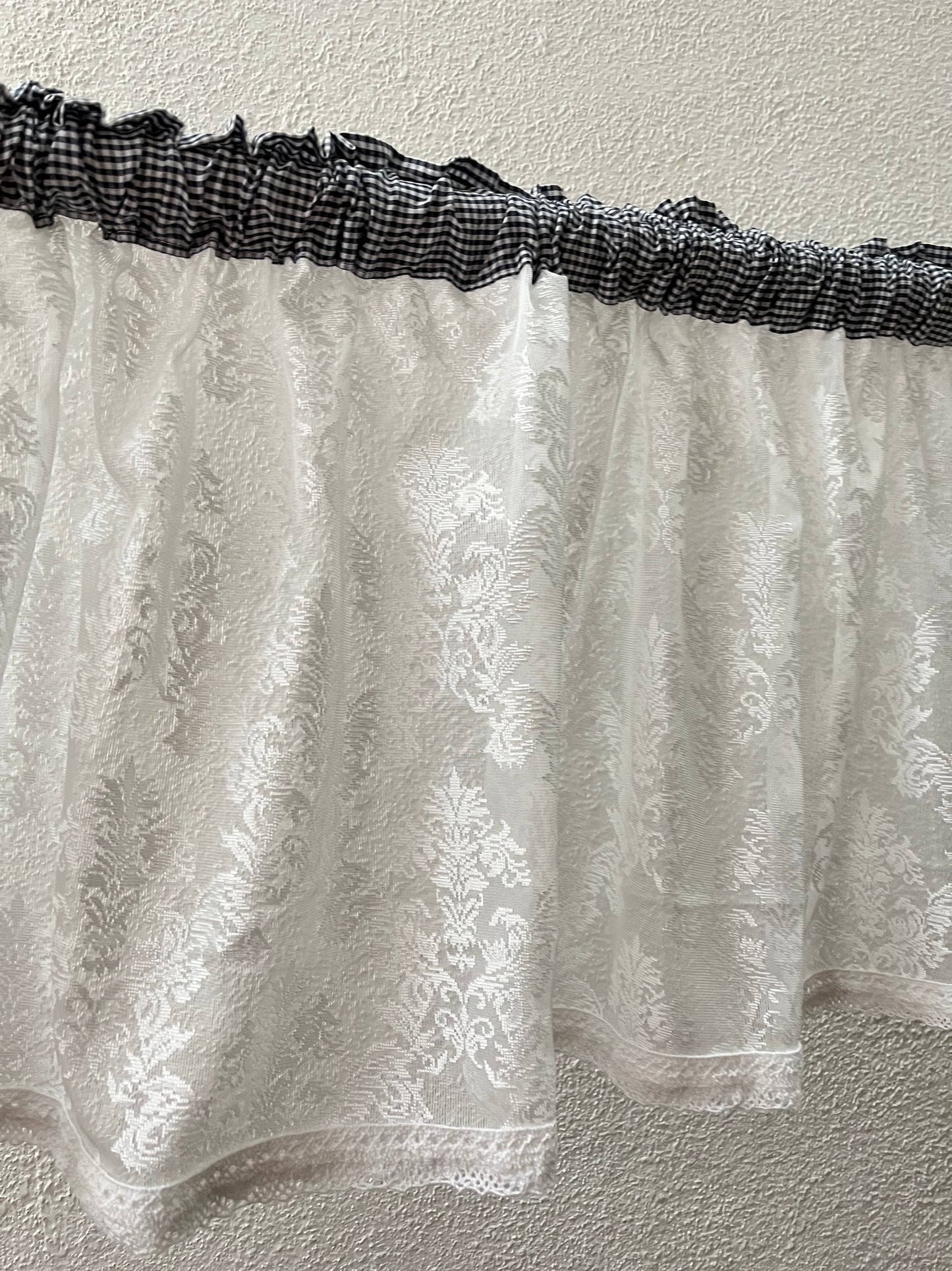 Kitchen Valance - Lace n Net ( Black Gingham )