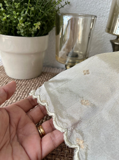 Tissue Box Cover- Scallops