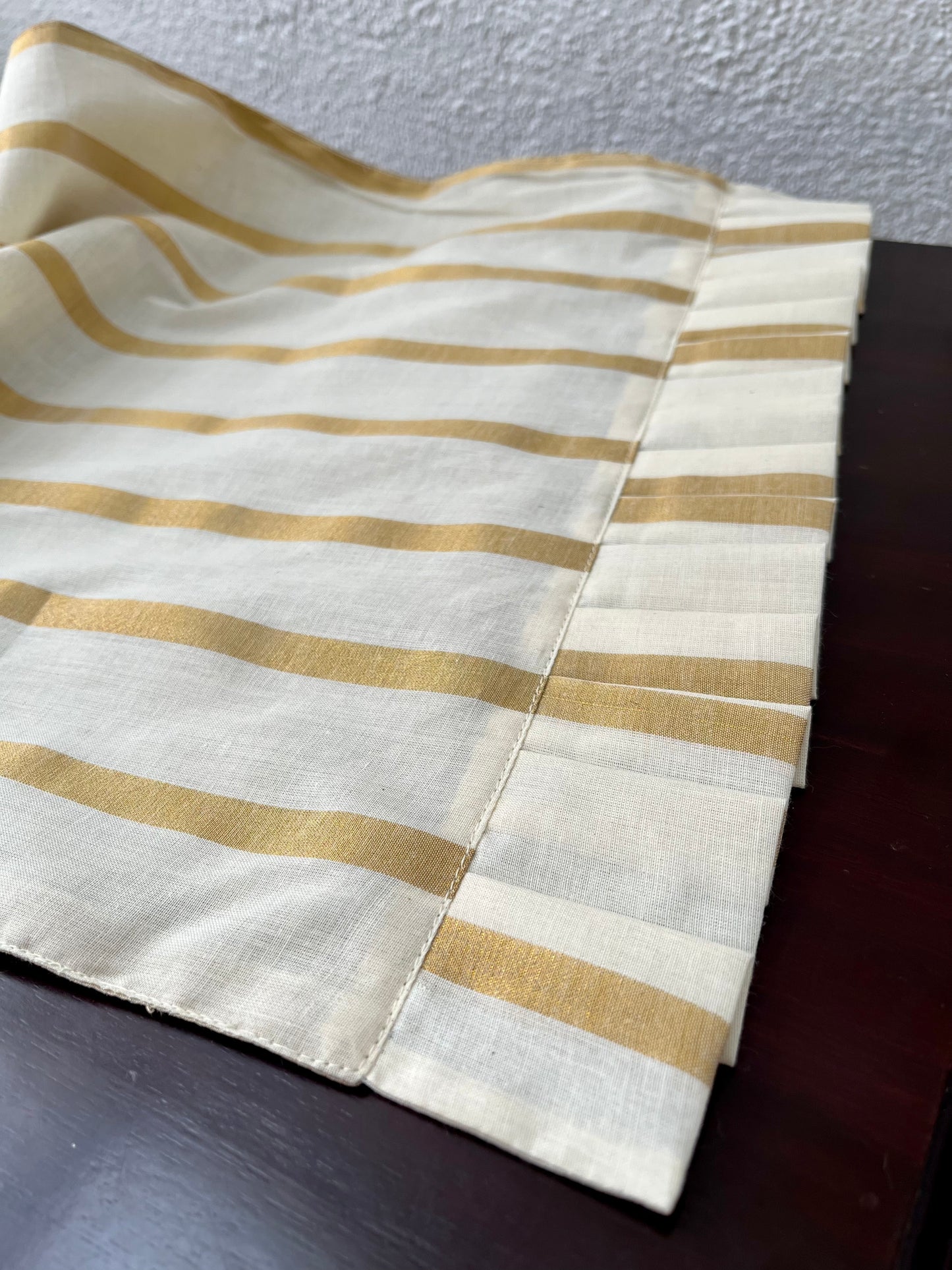 Table Runner - Kasavu Varagal