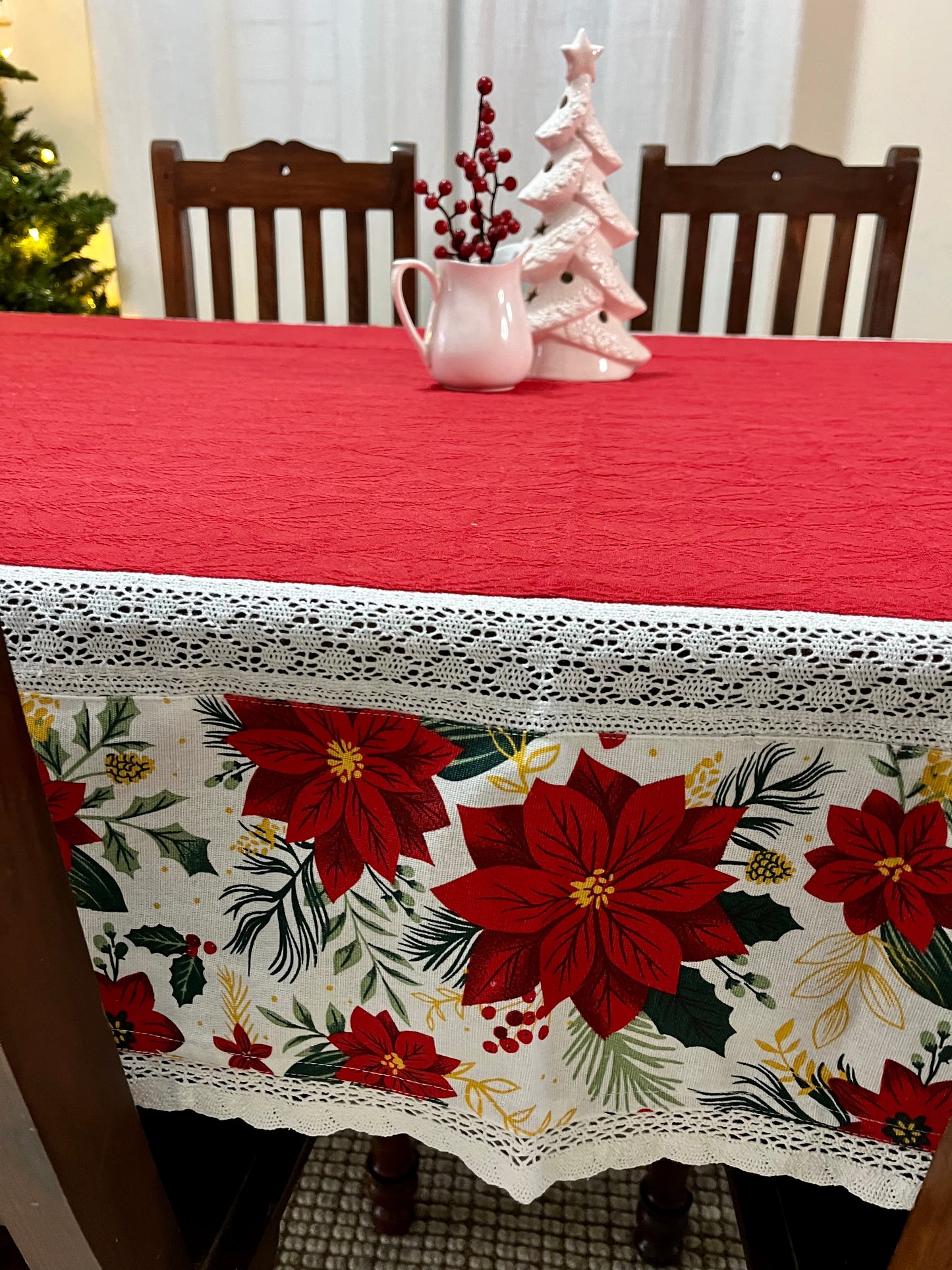 Christmas Tablecloth - Big Red Poinsettias