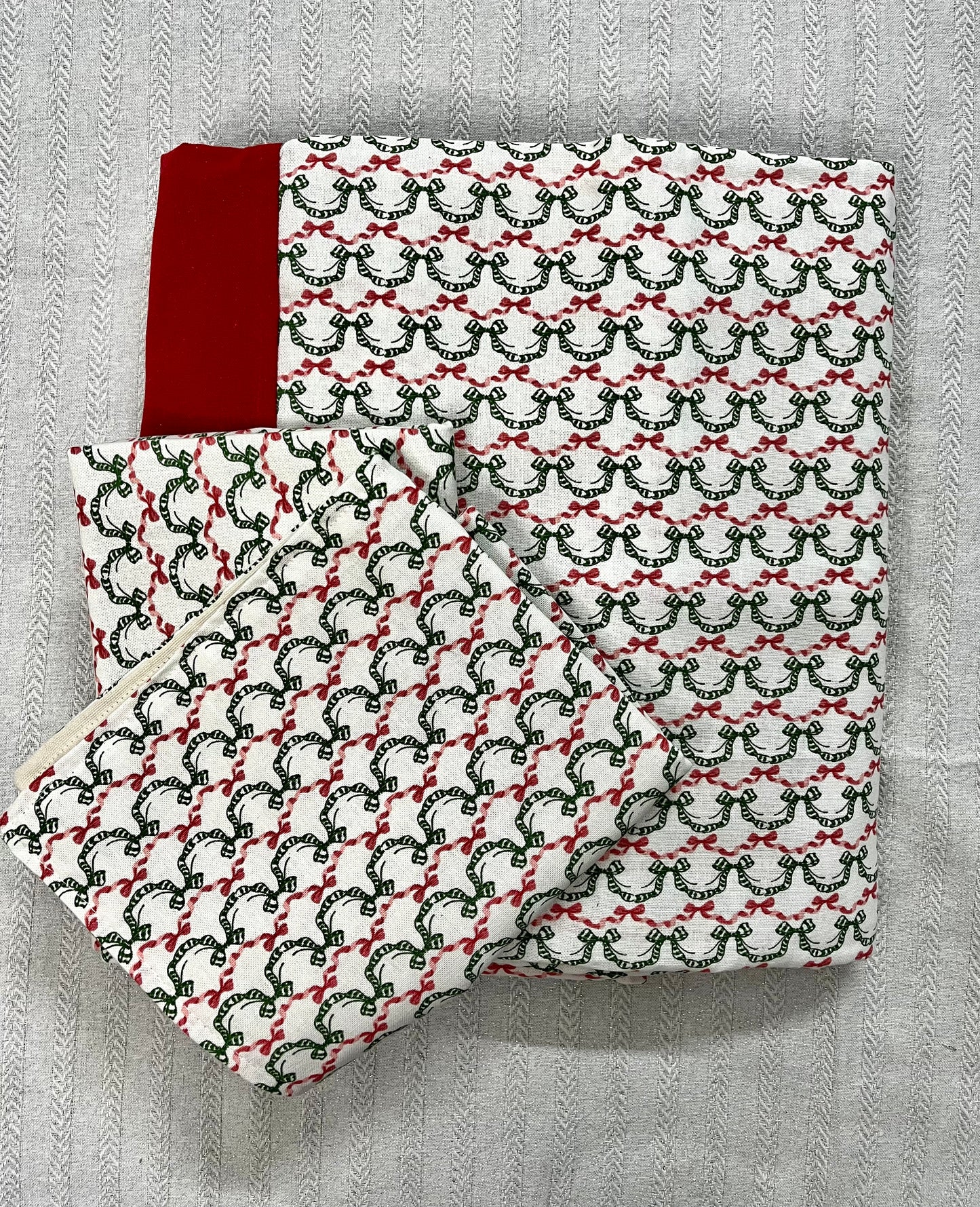 Christmas Bedsheet - Bows ( king )