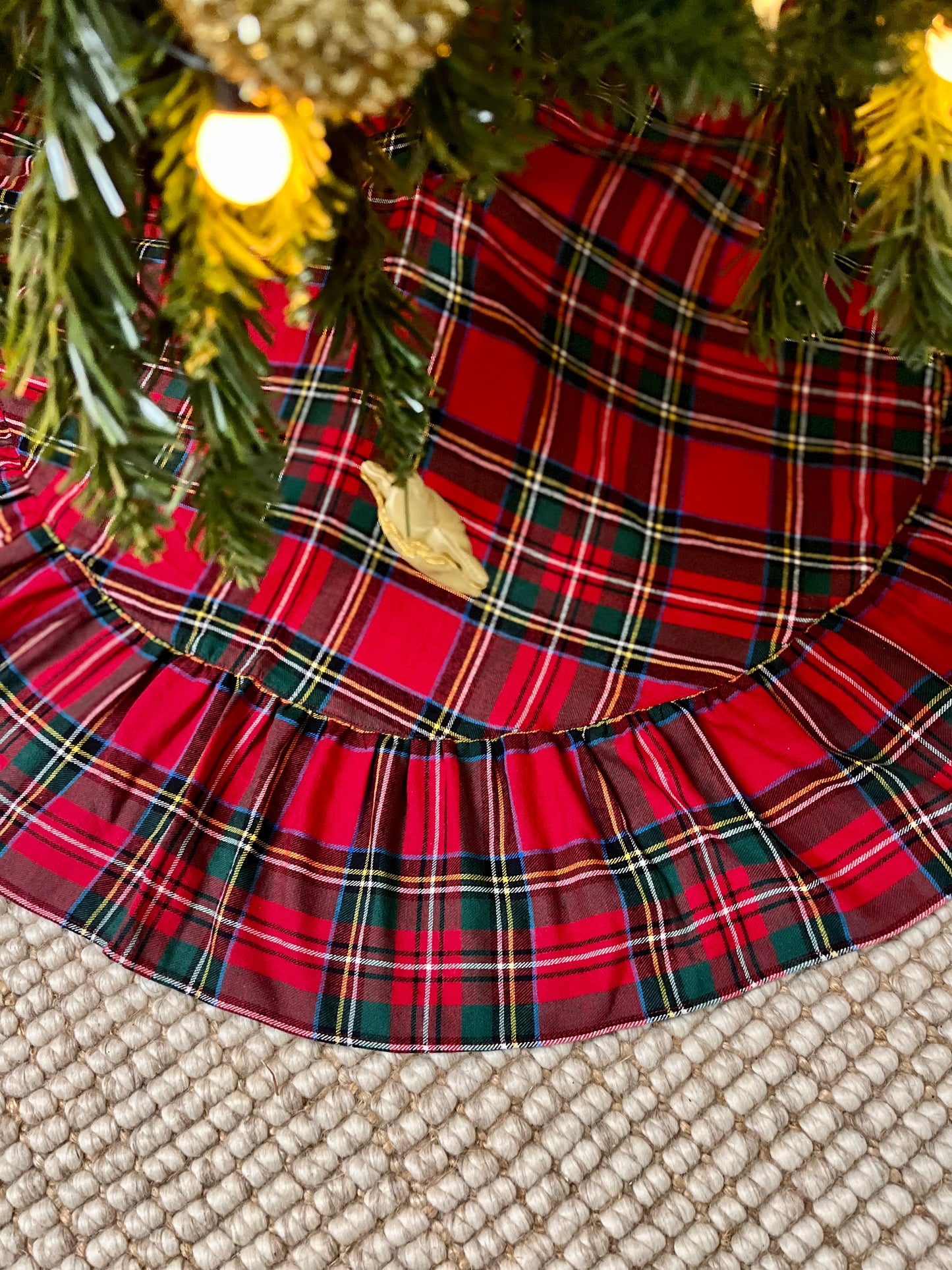 Tree Skirt - Plaid  Ruffles