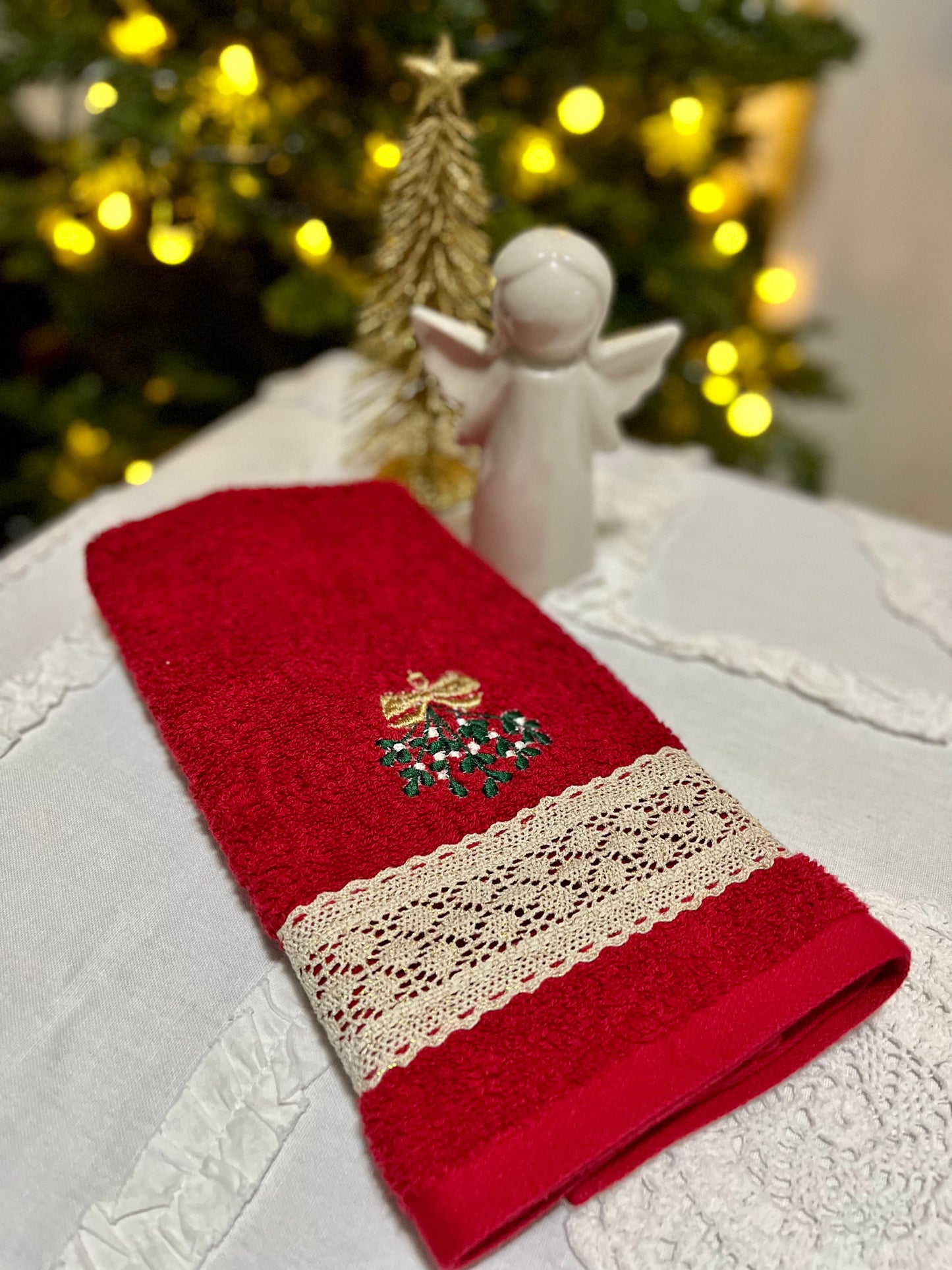 Hand Towels - Mistletoes