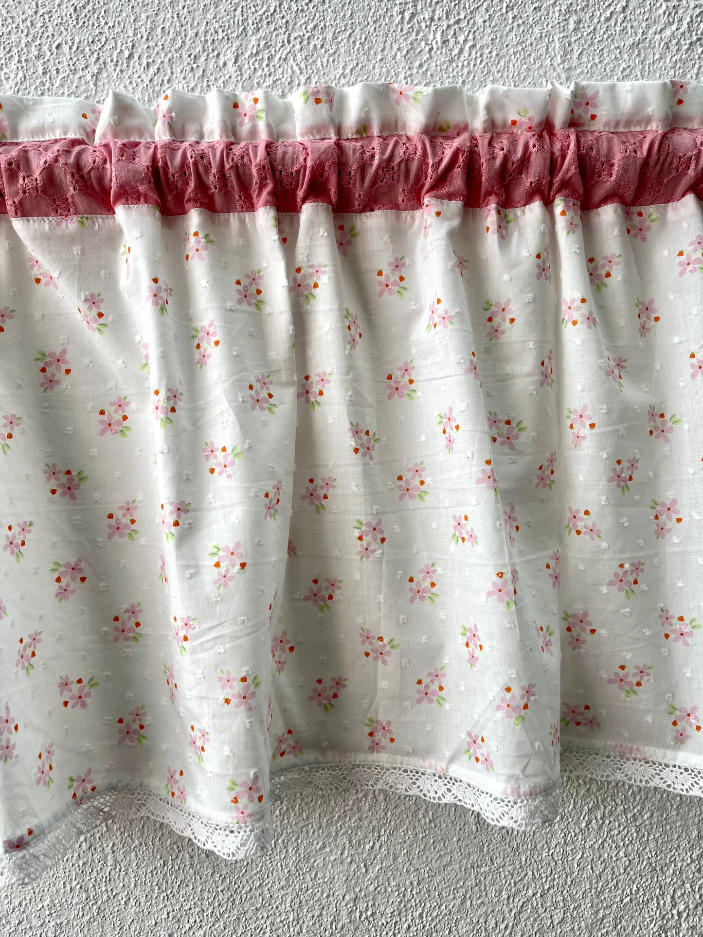 Kitchen Valance - Pink Diva