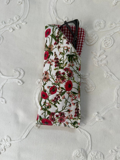 Sunglass/ Reading glass pouch - Roses and Gingham