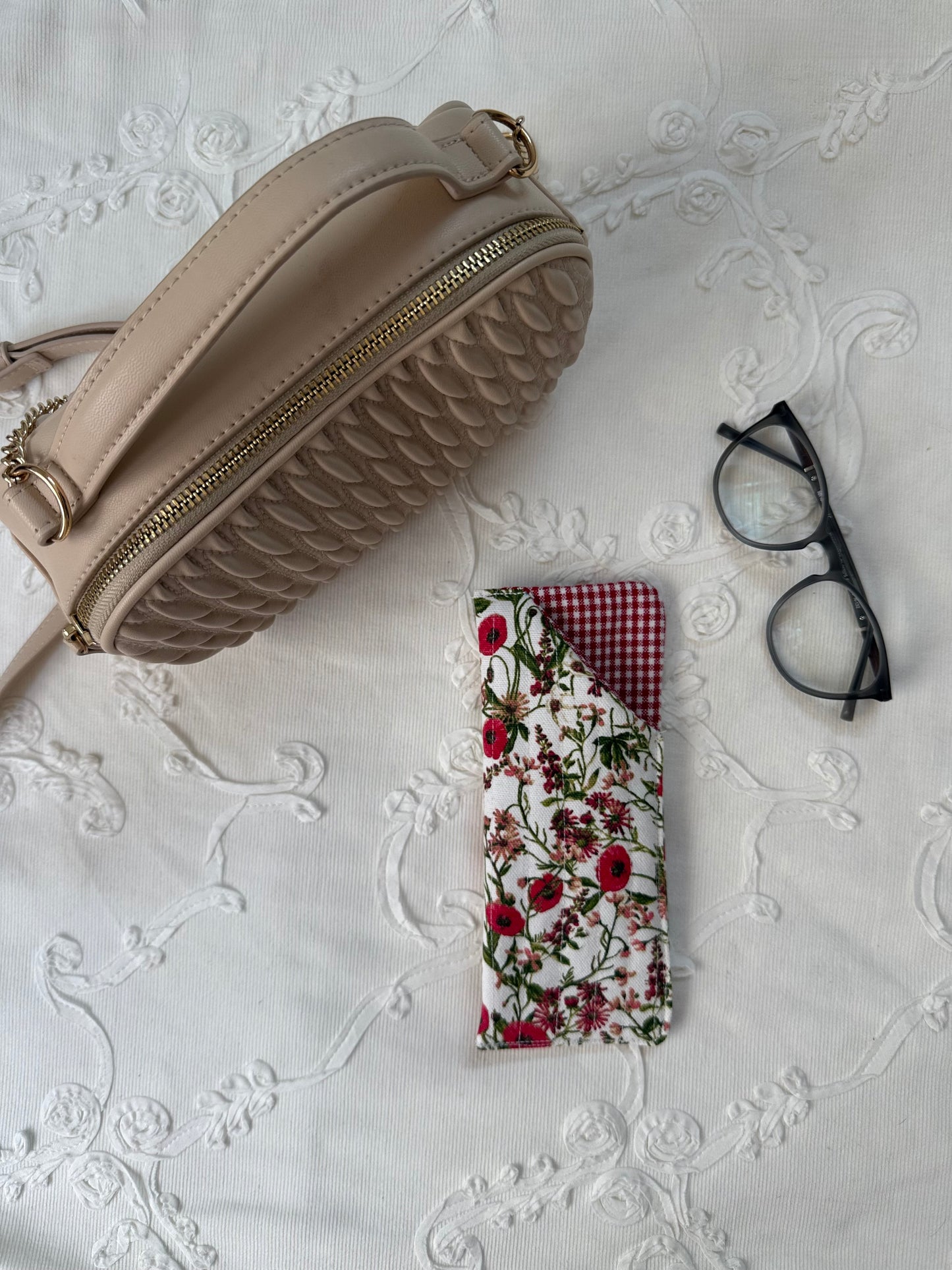 Sunglass/ Reading glass pouch - Roses and Gingham