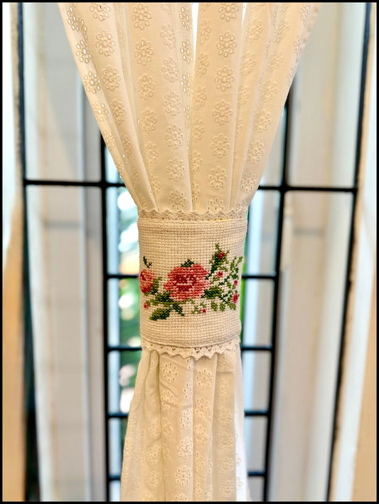 Curtain Tieback - Roses