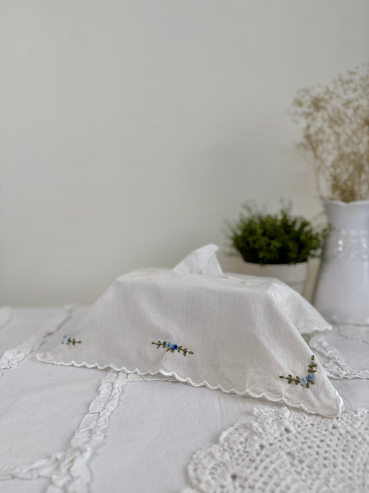 Tissue Box Cover- Blue Roses