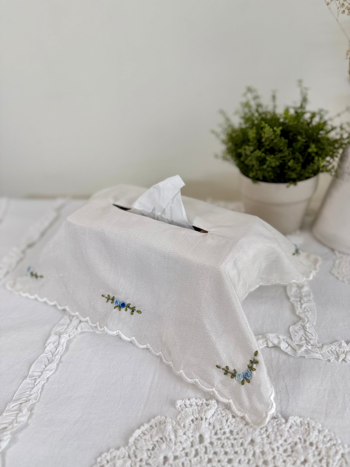 Tissue Box Cover- Blue Roses