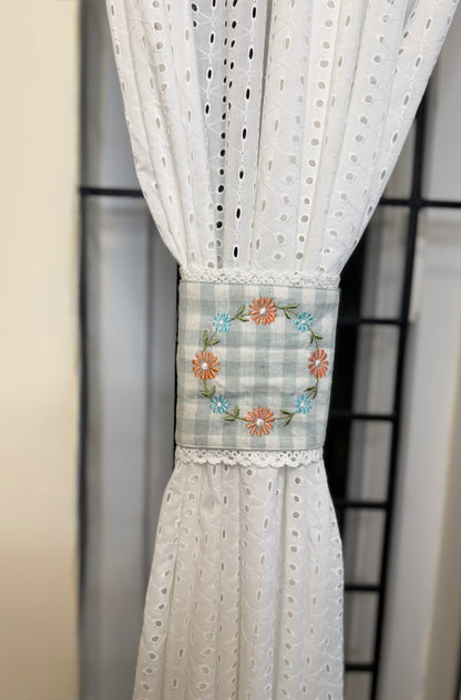 Curtain Tiebacks - Country Cottage