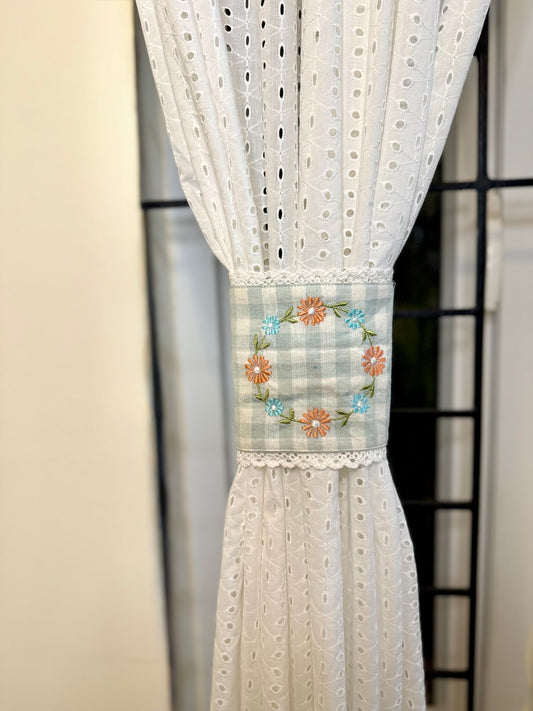 Curtain Tiebacks - Country Cottage