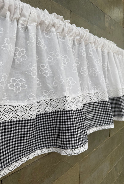 Kitchen Valance - Gingham on Hakoba