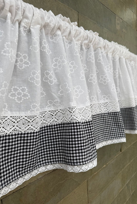 Kitchen Valance - Gingham on Hakoba