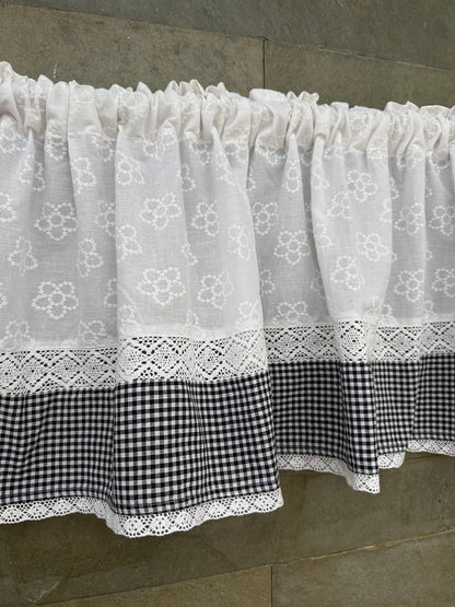 Kitchen Valance - Gingham on Hakoba